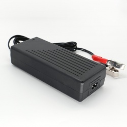 12V 11A lead acid battery charger with worldwide input 100-240V